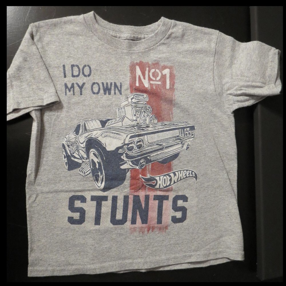 Hot Wheels "I do my own stunts" T-Shirt - EUC